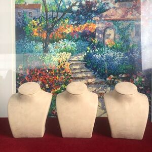 LAGOS Necklace Display Busts | Set of 3 | Fine Jewelry Store Fixtures